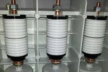 真空開關(guān)管產(chǎn)生操作過電壓的原因是什么？
