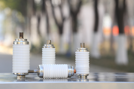 真空開關(guān)管接觸點選什么材質(zhì)好？一般為銅合金！